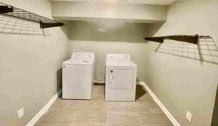 Room Near AU center Westlake transi