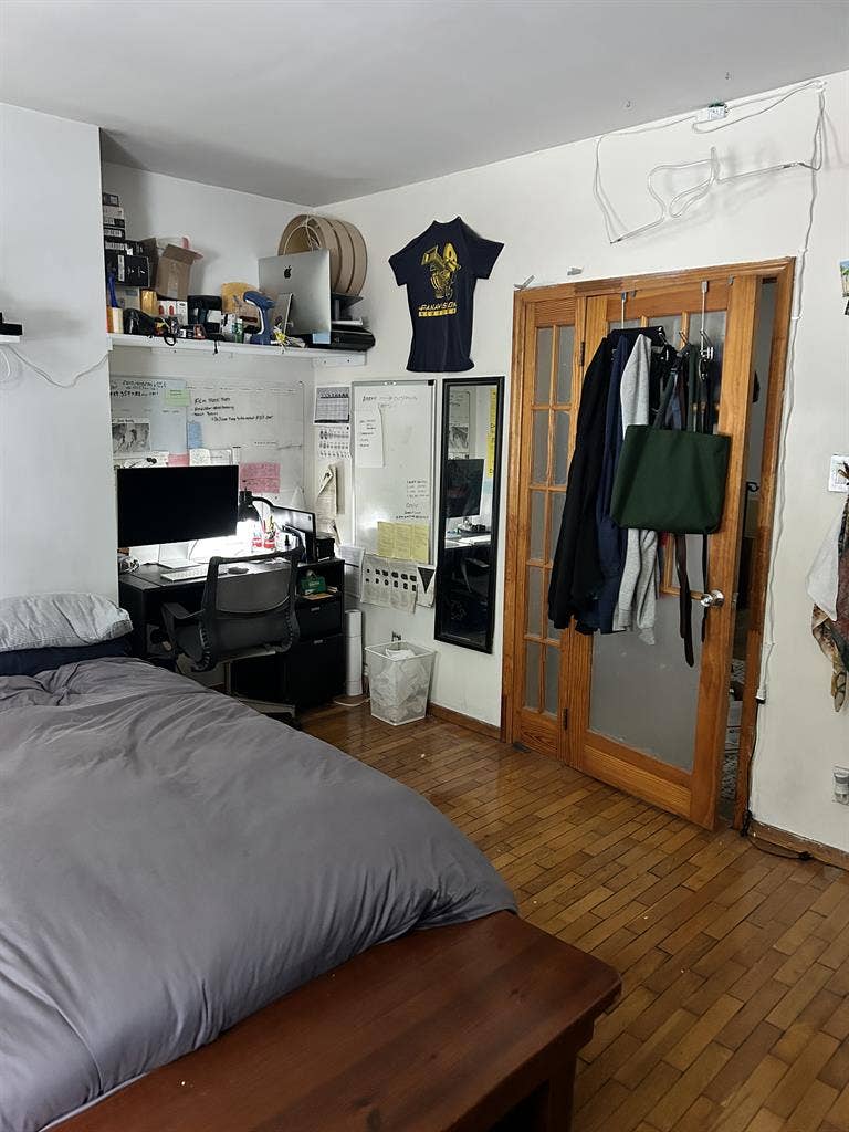 Large Room w/ Bathroom Near L Train