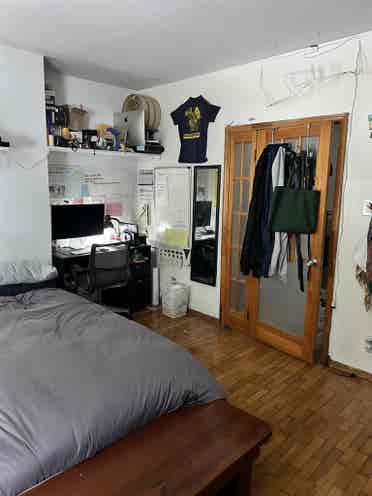 Large Room w/ Bathroom Near L Train