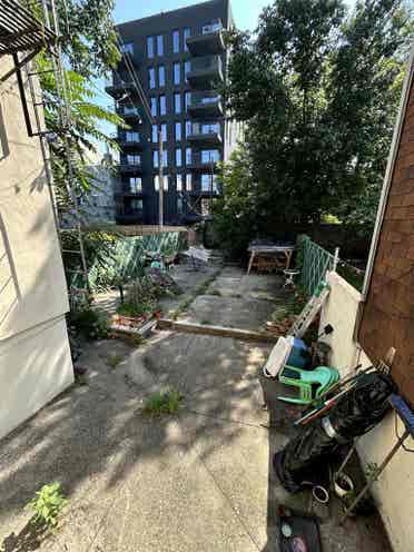 Large Room w/ Bathroom Near L Train