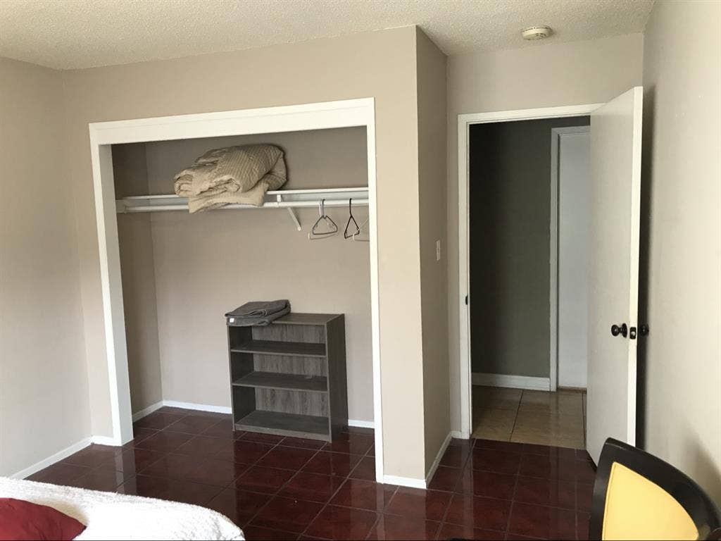 PRIVADE ROOM FOR MONTLHY RENT