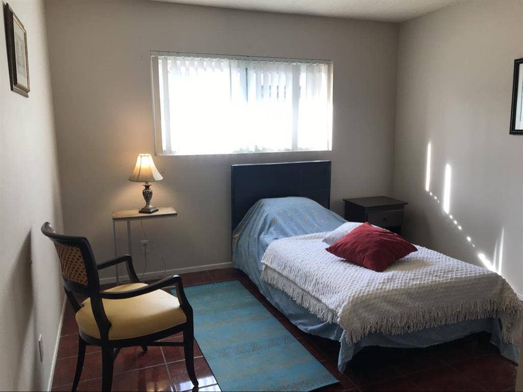PRIVADE ROOM FOR MONTLHY RENT