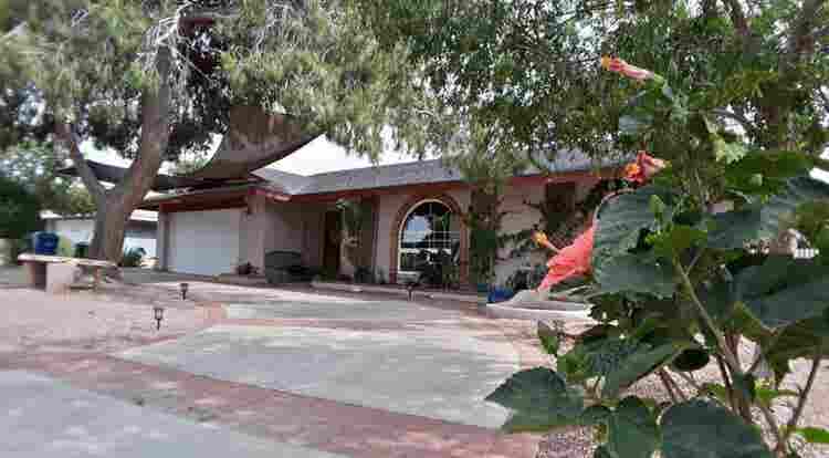 ROOM MESA AVAILABLE NOW HOSTEL