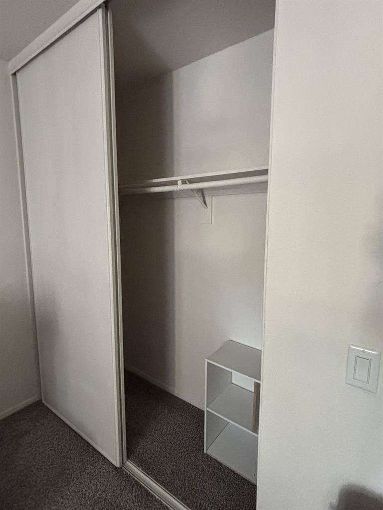 Looking for Roommate
