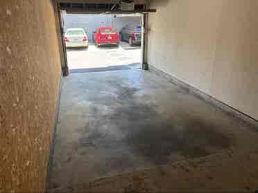 Looking for Roommate