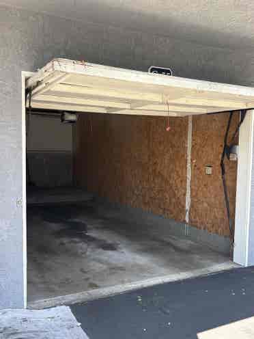 Looking for Roommate