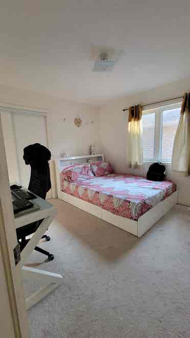 Room for rent Ajax Private/Sharing