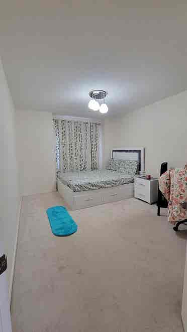 Room for rent Ajax Private/Sharing