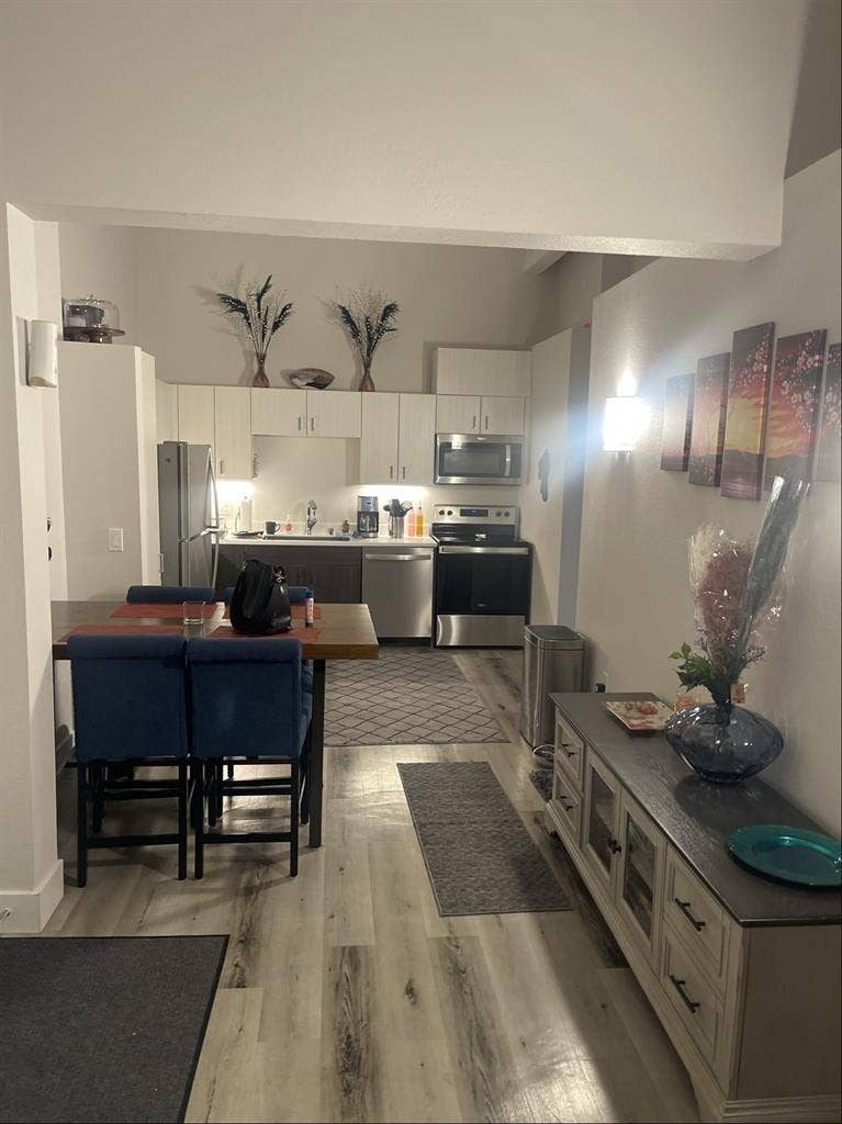 easy going roommate wanted