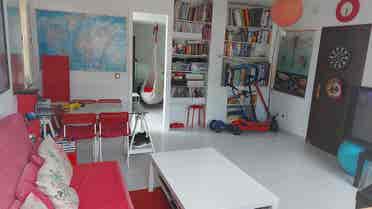 Habitación amueblada de