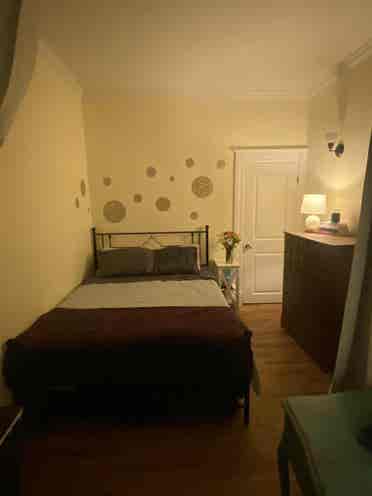Room For Rent in Cap Hill!