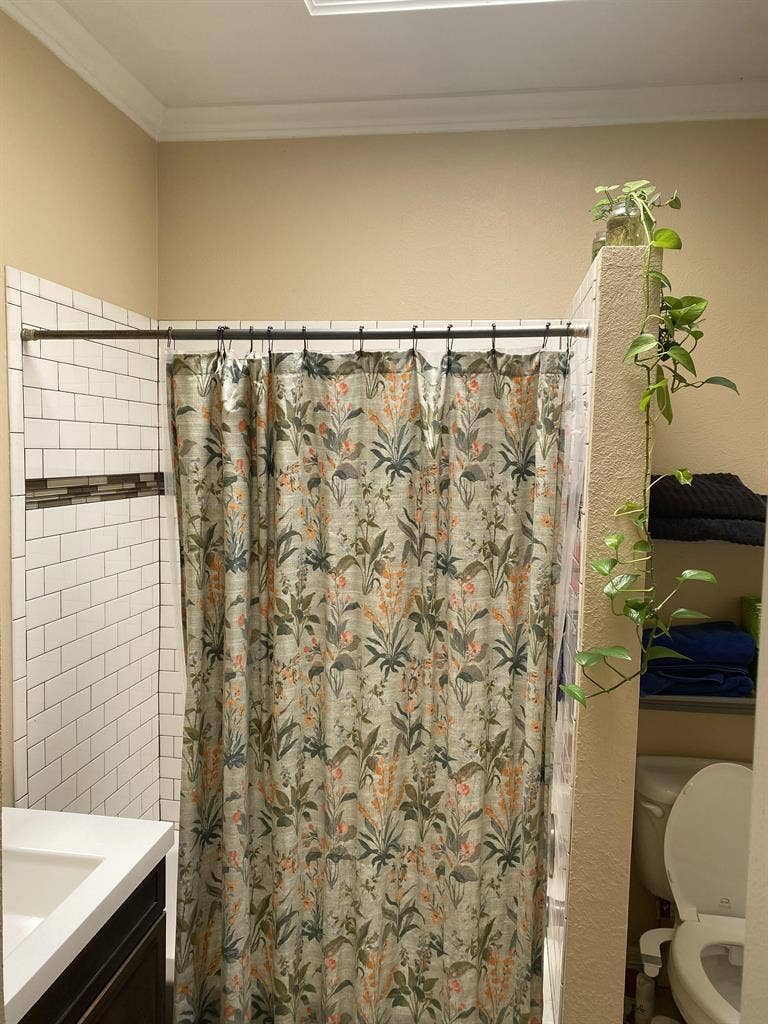Room For Rent in Cap Hill!