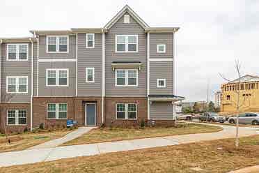 4 BR in Charlotte