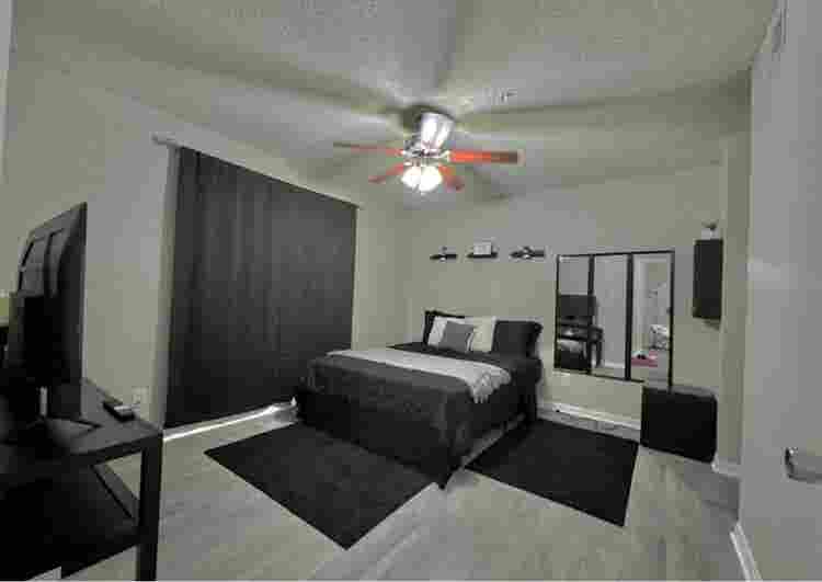 Room for rent in fort Myers