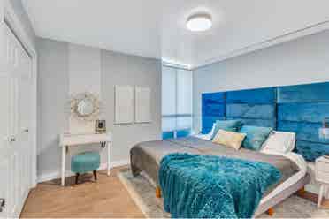 Roomate: Downtown
 by U furnished