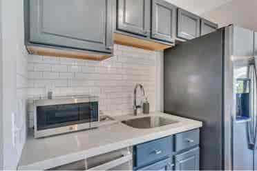 Roomate: Downtown
 by U furnished