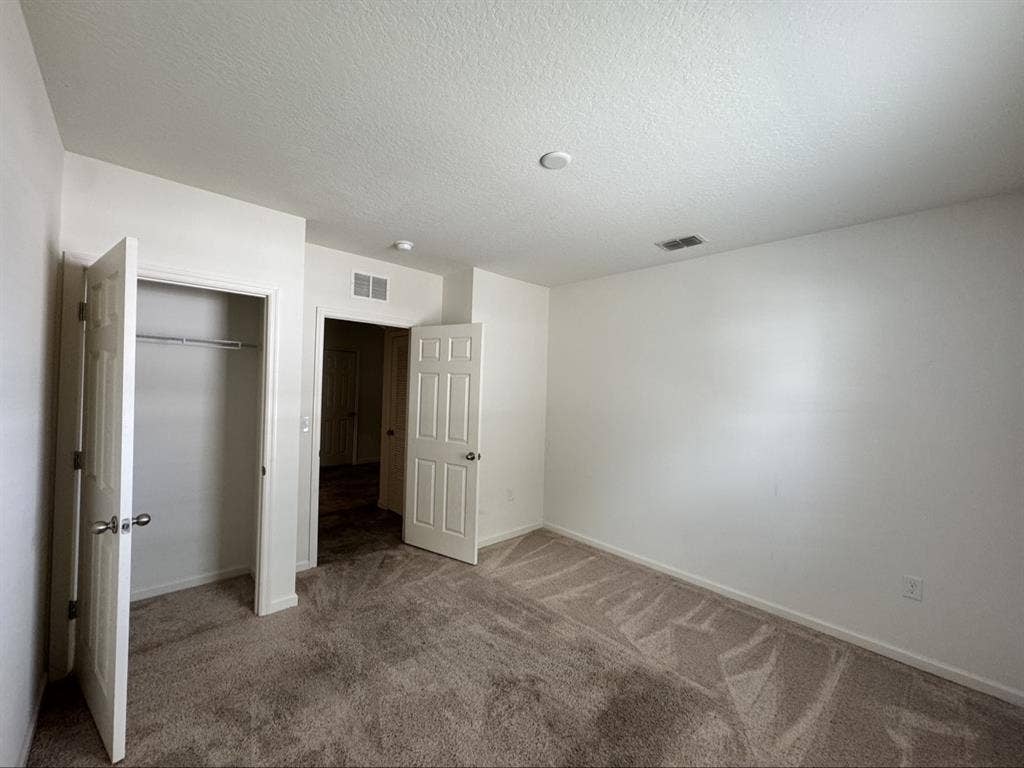 Room Available Now in SE Palm Bay
