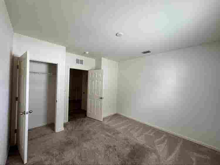 Room Available Now in SE Palm Bay