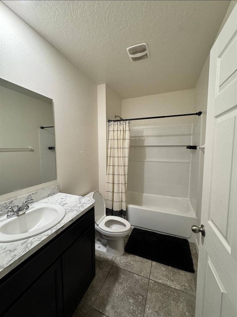 Room Available Now in SE Palm Bay