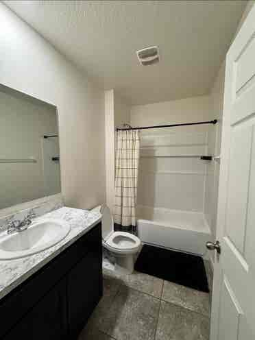 Room Available Now in SE Palm Bay