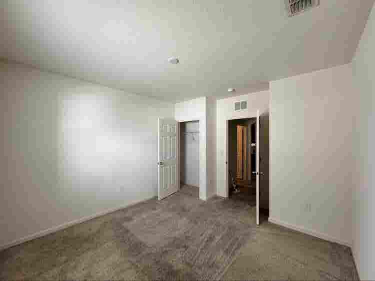 Room Available Now in SE Palm Bay