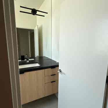 Gorgeous Room/Bathroomm