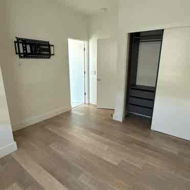 Gorgeous Room/Bathroomm
