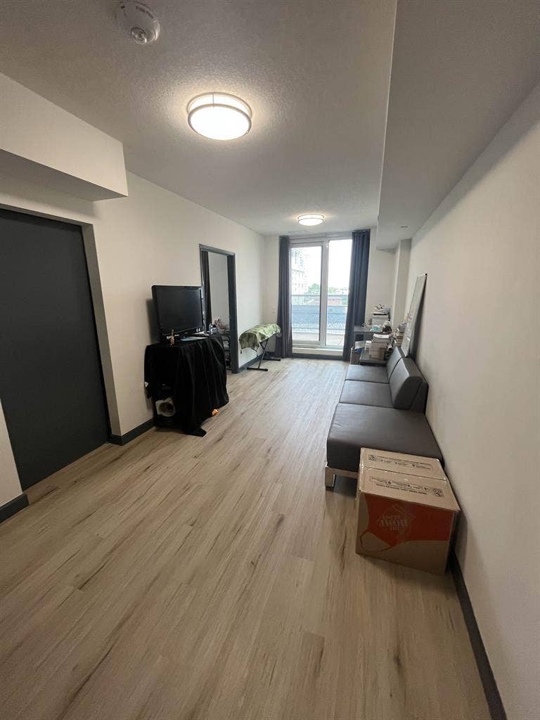 Apartment for Takeover