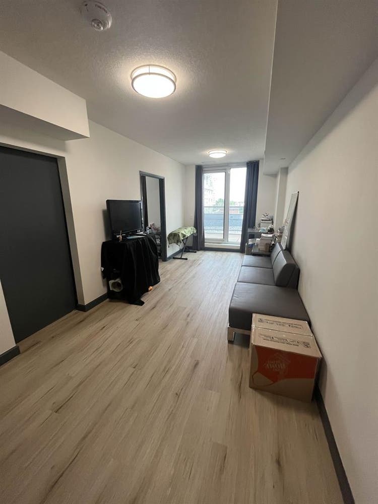 Apartment for Takeover