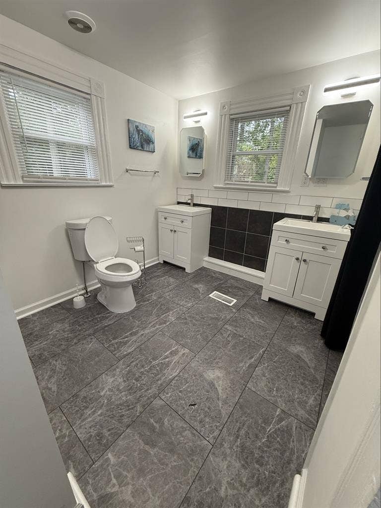 2Rooms open- females 
only please