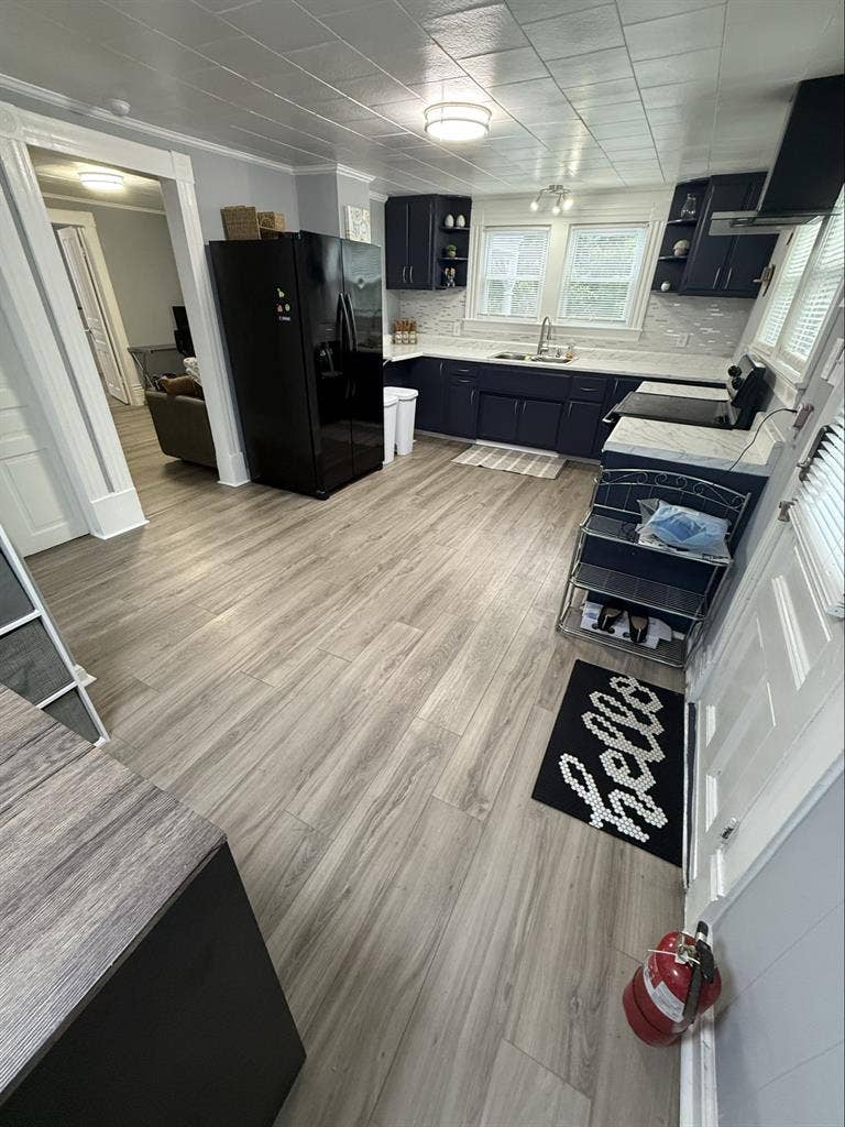 2Rooms open- females 
only please