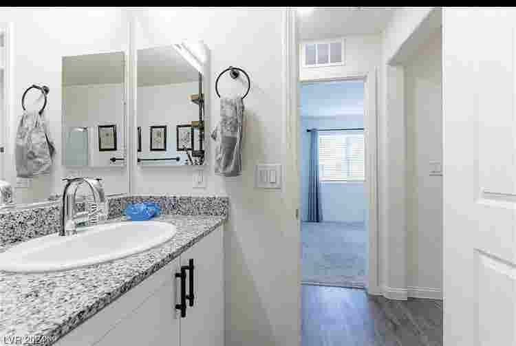 Room for rent north Las Vegas Dec 1