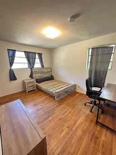 Private Room Next to Embry Riddle