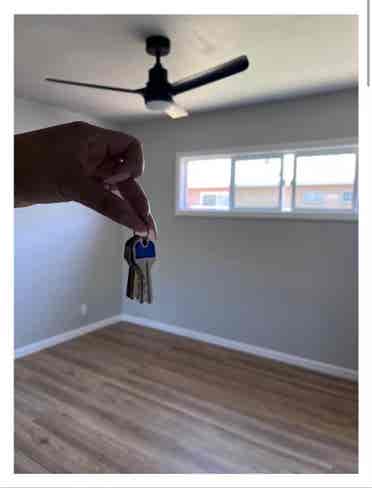 Looking for female roommate