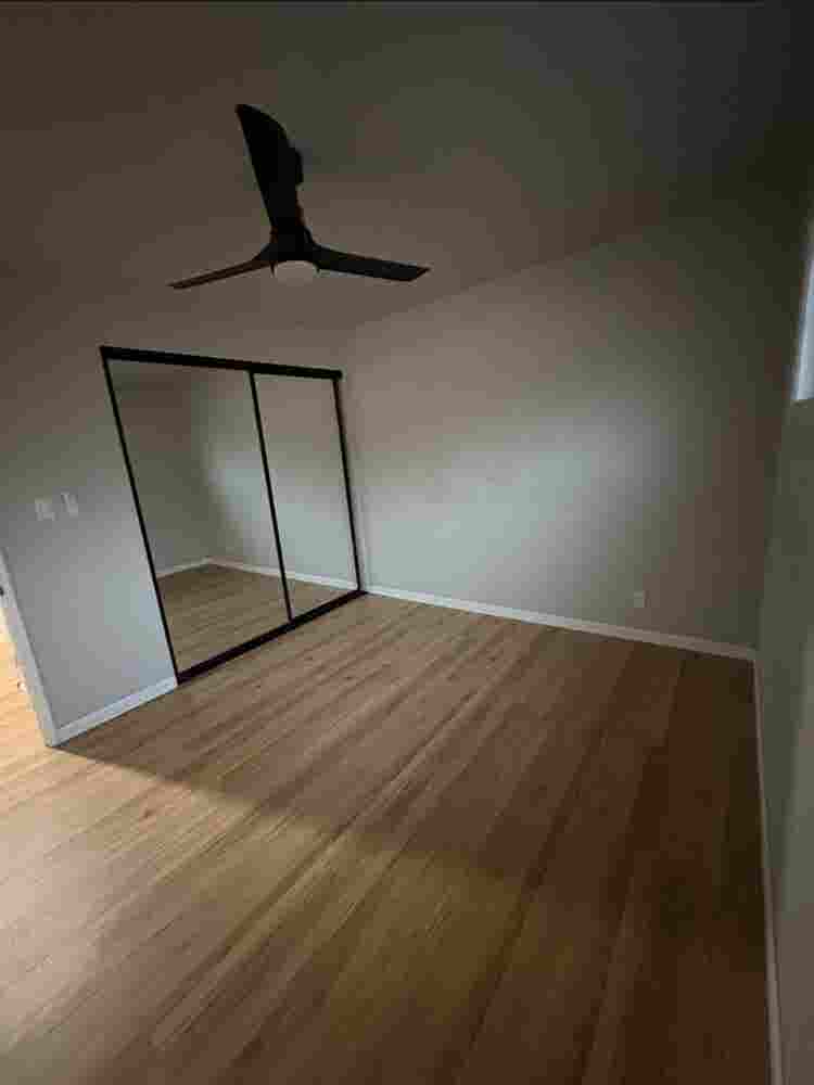 Looking for female roommate