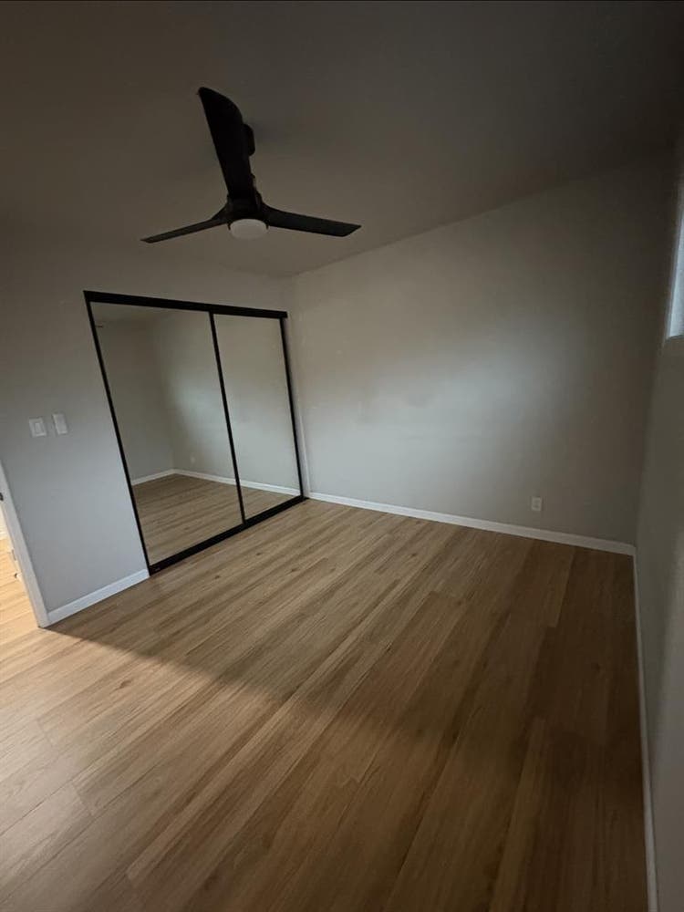 Looking for female roommate
