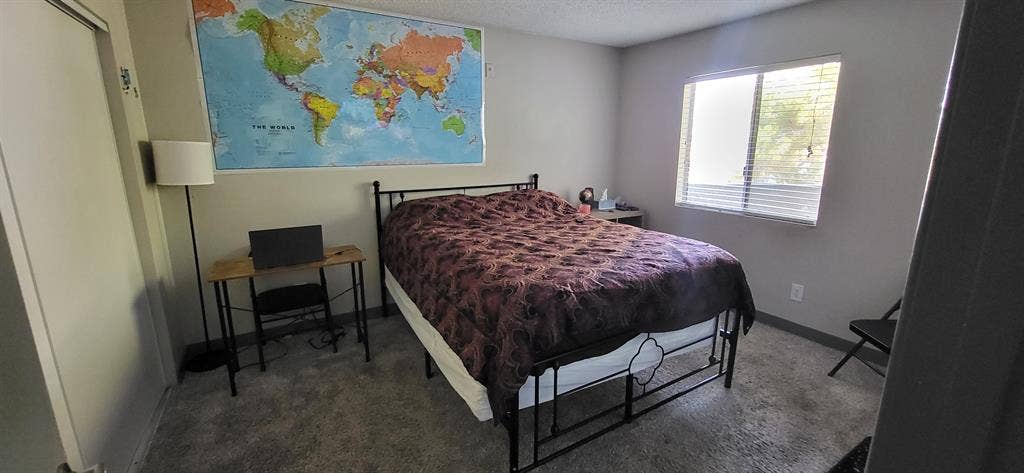 Spacious Room Available Female Only