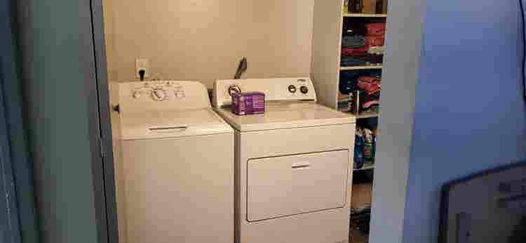 Spacious Room Available Female Only