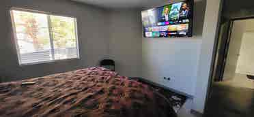 Spacious Room Available Female Only