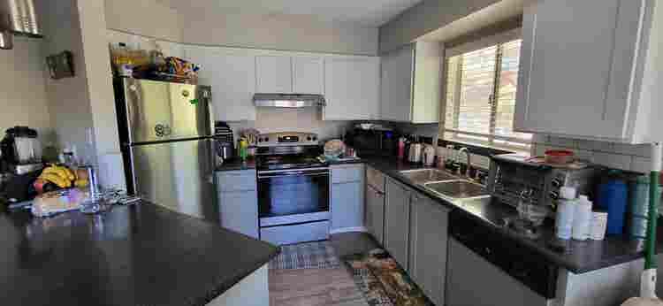 Spacious Room Available Female Only