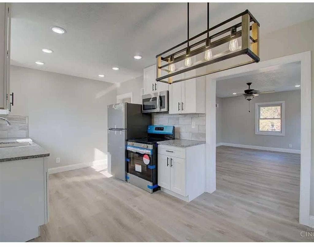 Looking for female roommate