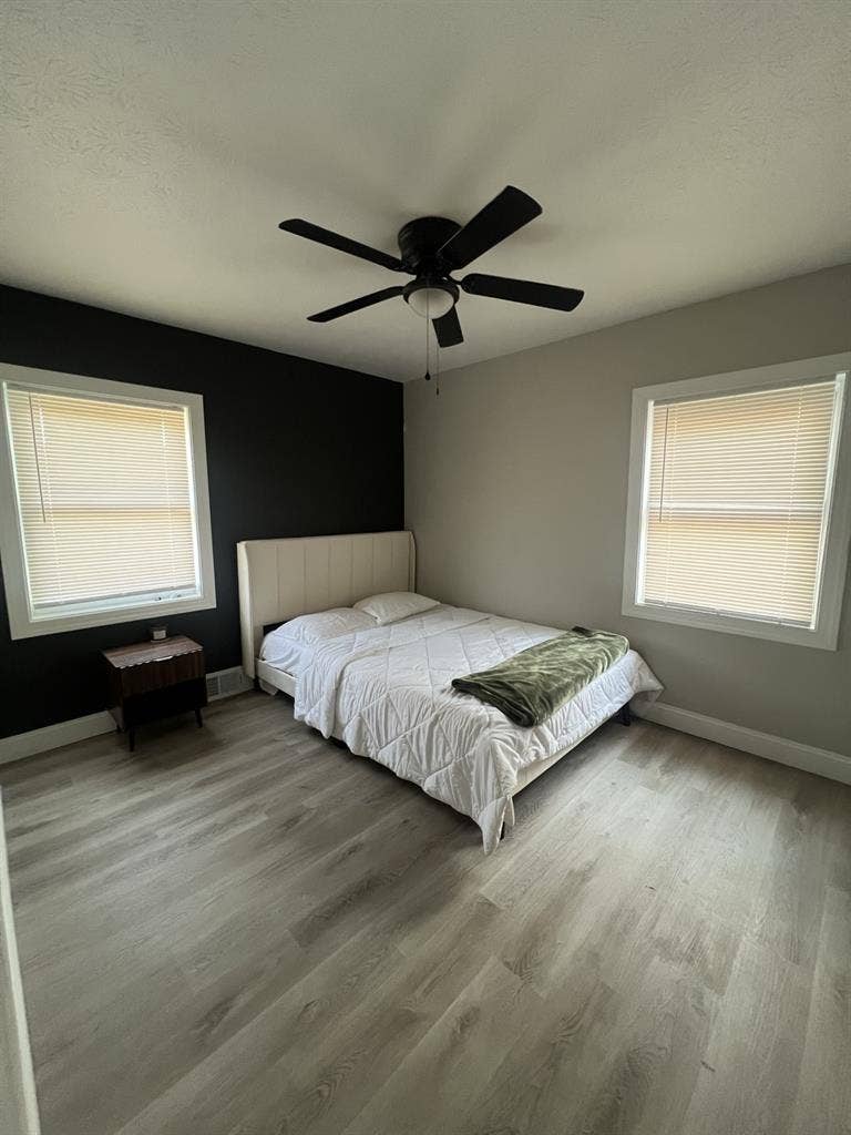 Looking for female roommate