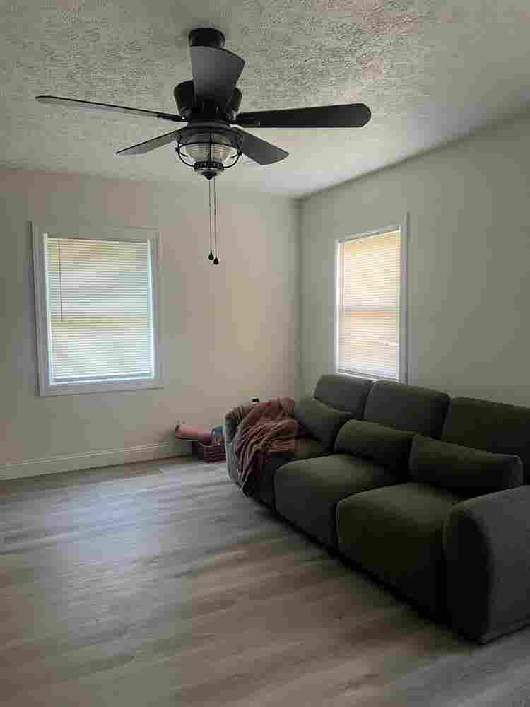 Looking for female roommate
