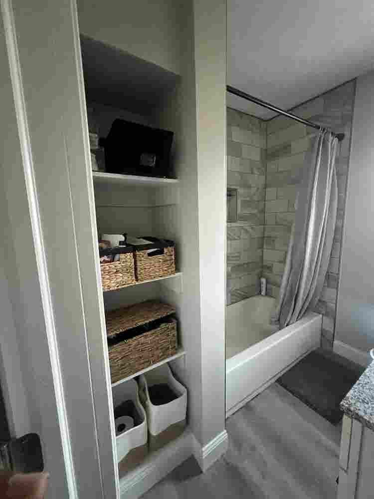 Looking for female roommate