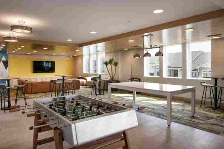 Luxury Cheap Apt (Co-Ed)
