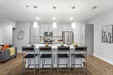 Luxury Cheap Apt (Co-Ed)