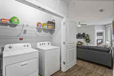 Luxury Cheap Apt (Co-Ed)