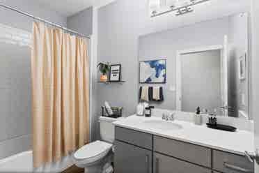 Luxury Cheap Apt (Co-Ed)