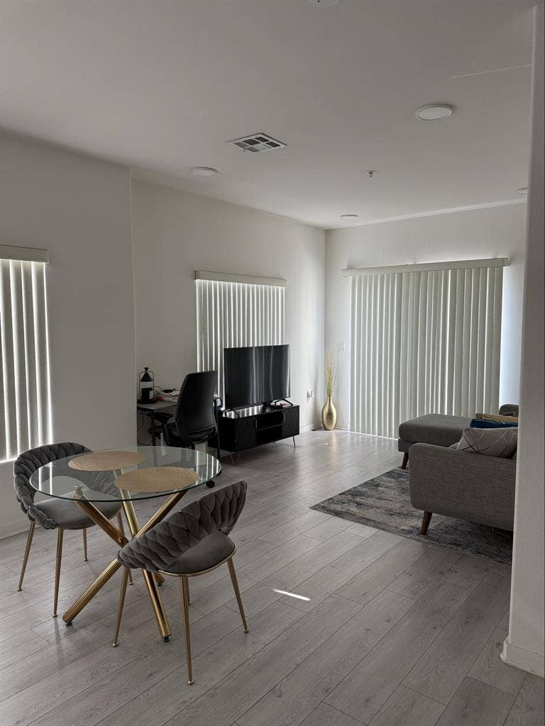 Female roommate wanted 2bd/ba