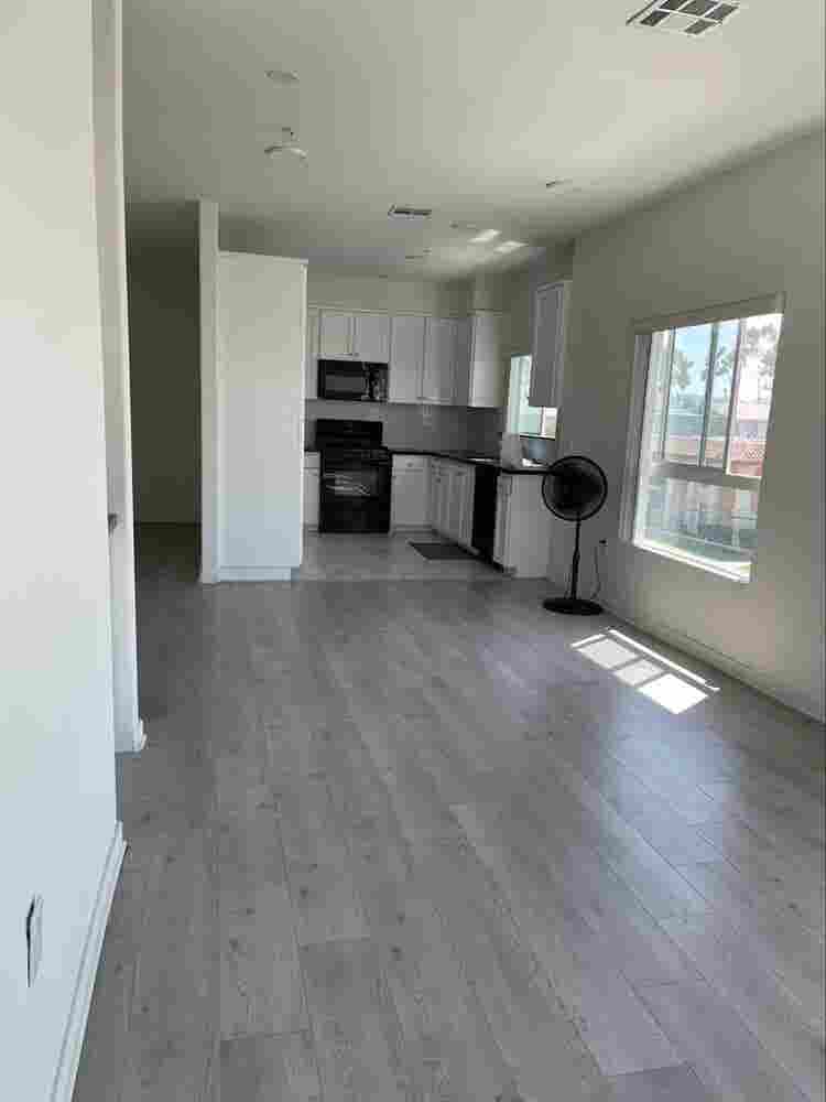 Female roommate wanted 2bd/ba